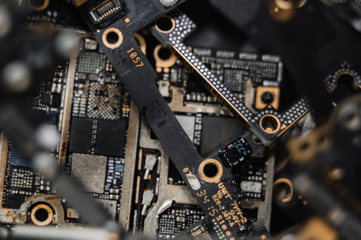 ล้างสเตนซิลและ Solder Pallet: เบื้องหลังการผลิตที่คนมองข้าม แต่ส่งผลถึงคุณภาพชิ้นงาน